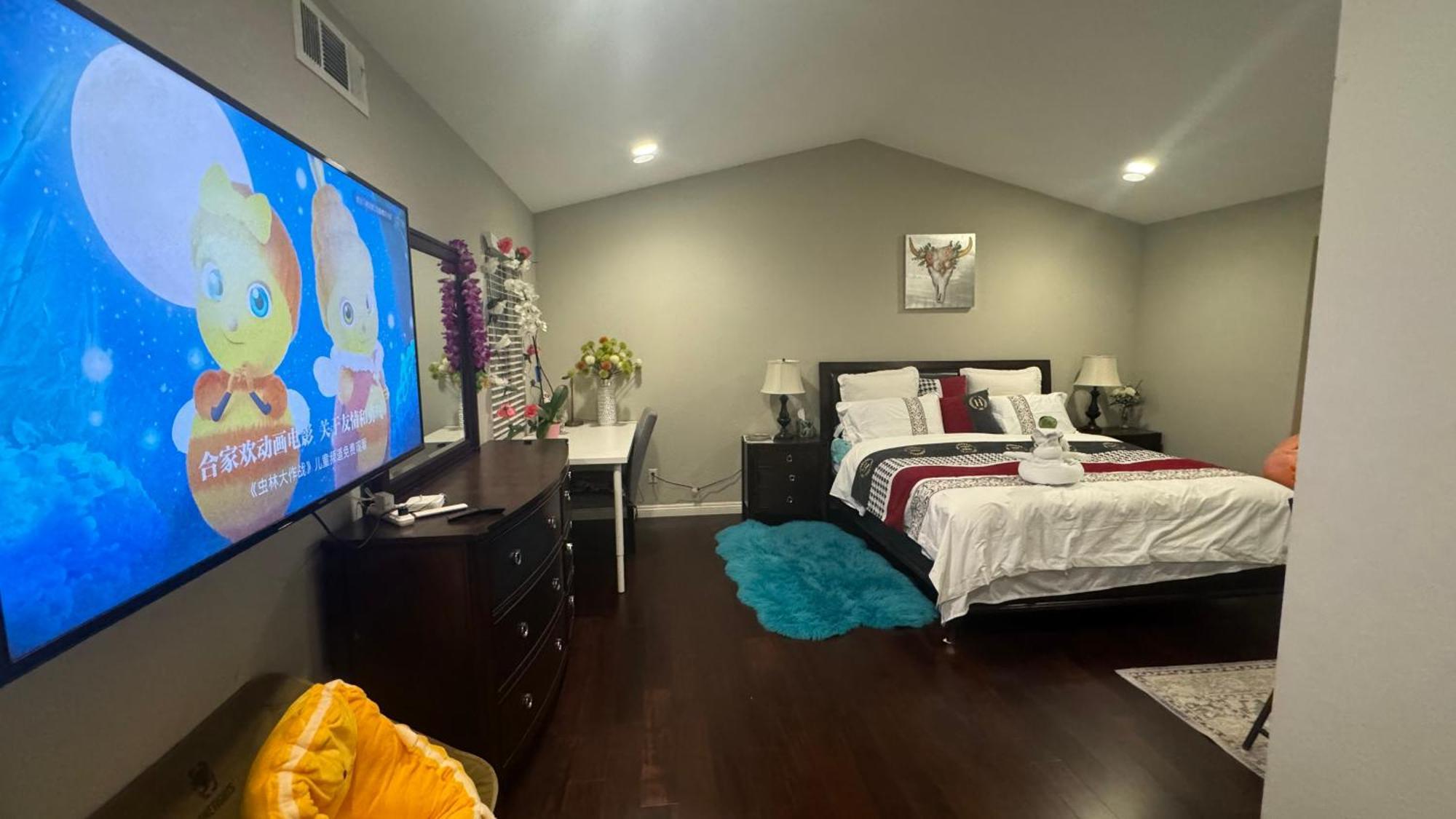 King Bed Big Room Чино-Хилс Экстерьер фото
